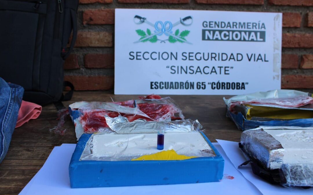 En Córdoba hallaron más de 3 kilos de cocaína y detuvieron a dos personas